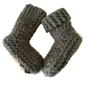 LEMON Women's Green Chunky Knit Cabin Cuffed Cute Bootie Slippers Size Small 5-6